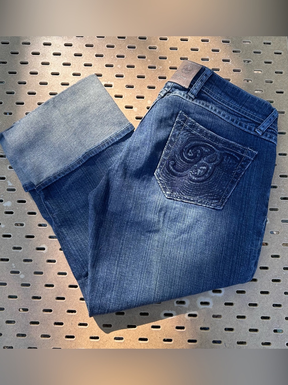 Vintage Y2K Apple Bottom Jeans - Dark Wash Cuffed Capri Leg - Embroidered Logo